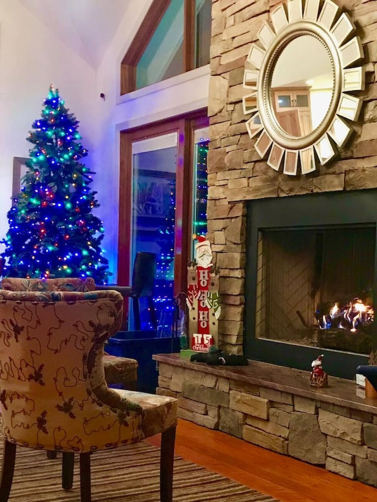 Vacation Home Near Golf Course Hiking Sleeps 20