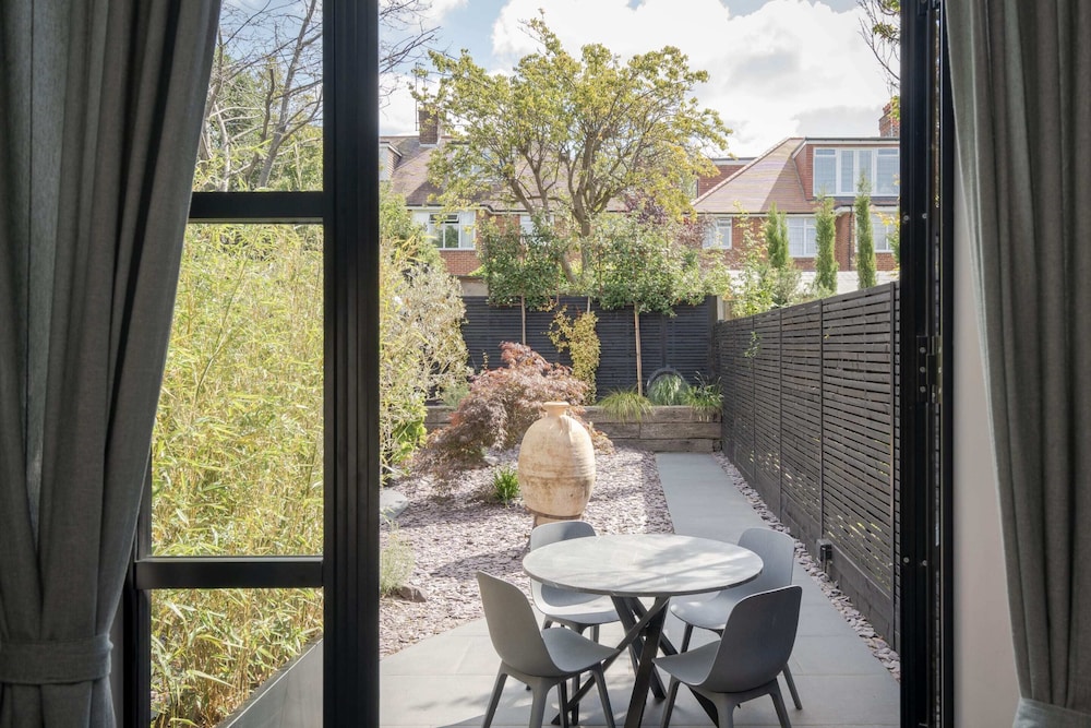Stunning 5 Bed House in Willesden Green!