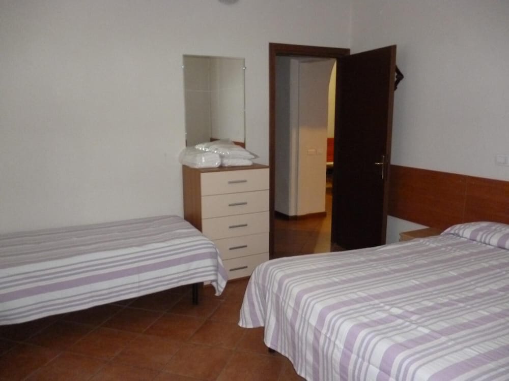XXVII Aprile Bed & Car