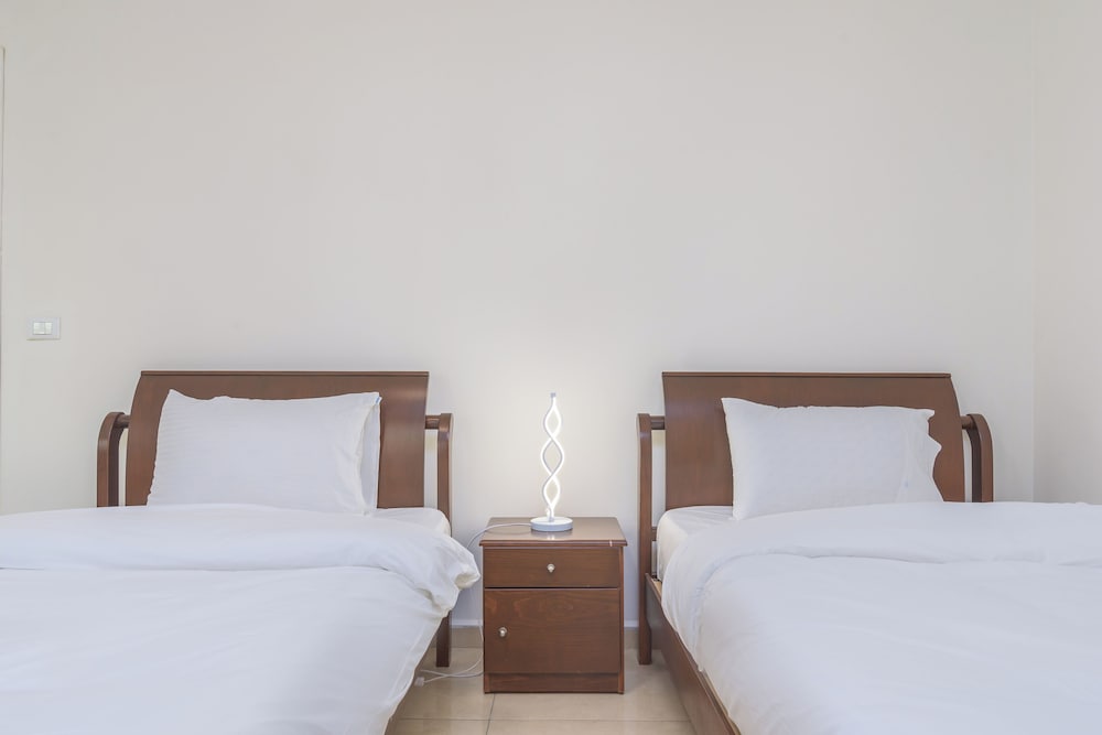 Glint 3-Bedroom Apartment & Balcony in Aley