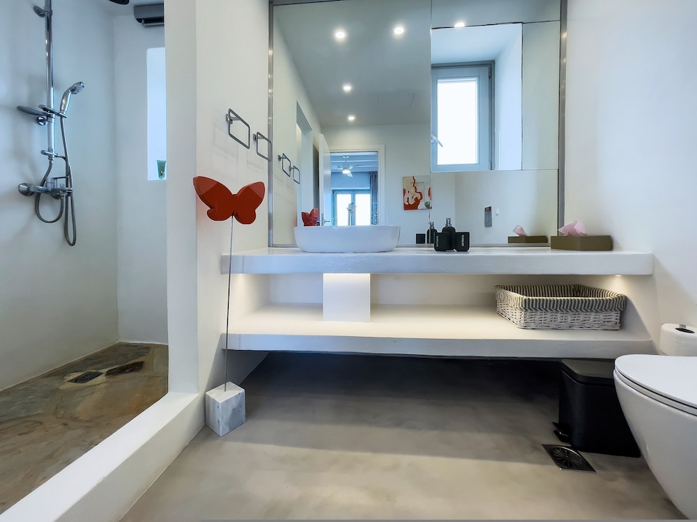 The Gallery Home - Elegant Villa In Antiparos