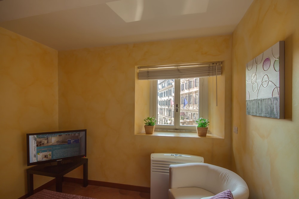 Rome King Suite