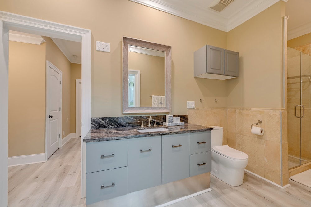 Hike & Explore! Luxe Retreat Near Lake Norman