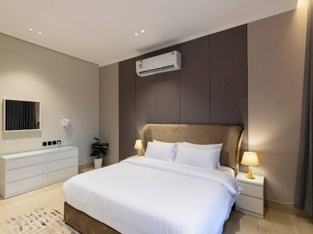 Luxury & Sophisticated Two BR Apt in Almadinah