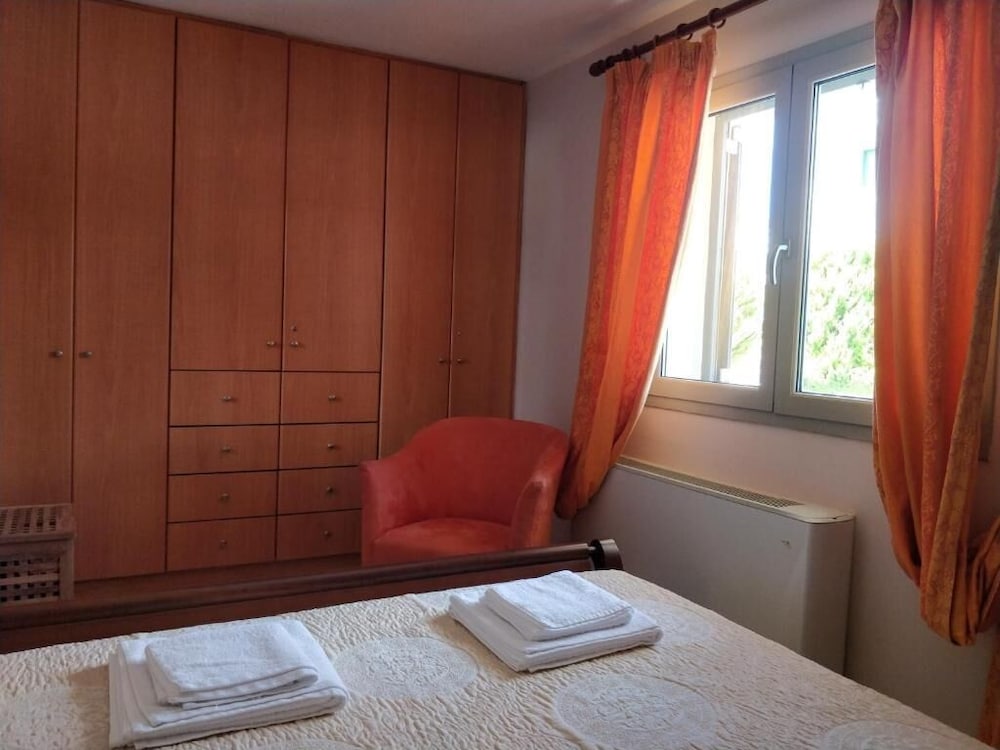 Sior Dionysios Apartments