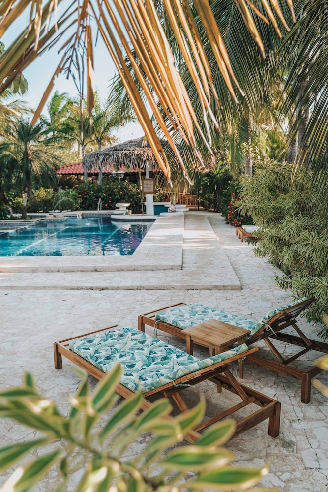 Drift Away Eco Lodge