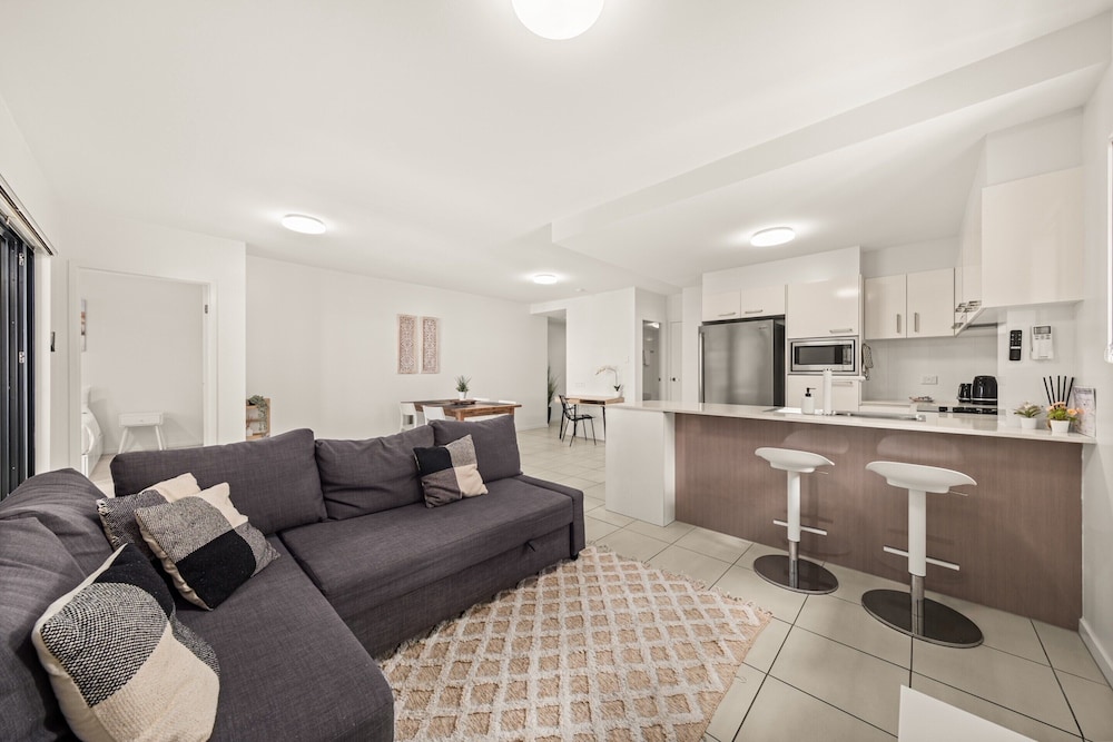 Central South Brisbane Stay With Pool Access