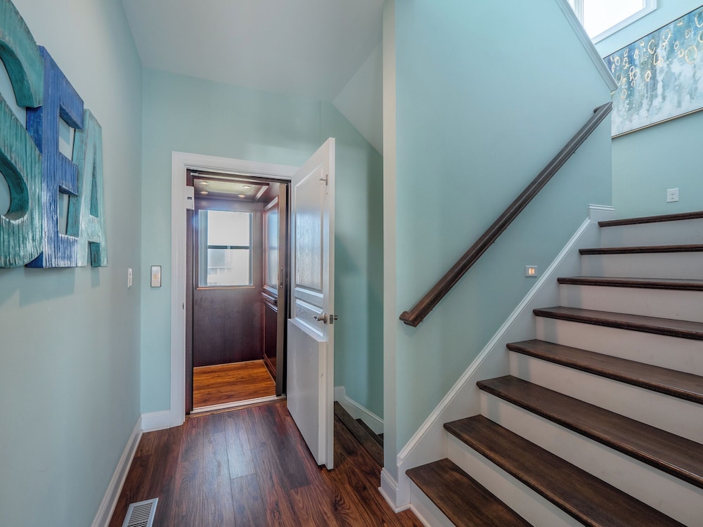 Sandy Feet by Topsail Realty