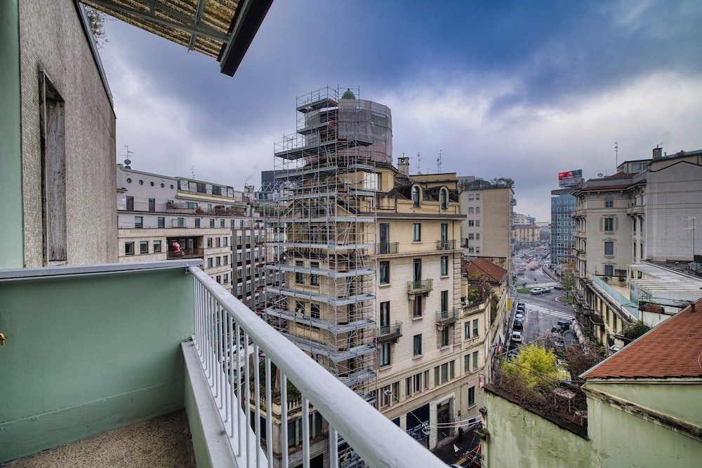 Three Flats Combined - Near Loreto Metro