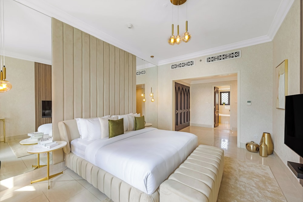 Durrani Homes - Heaven on Earth collection 5BR with panorama Burj Khalifa and fountain views