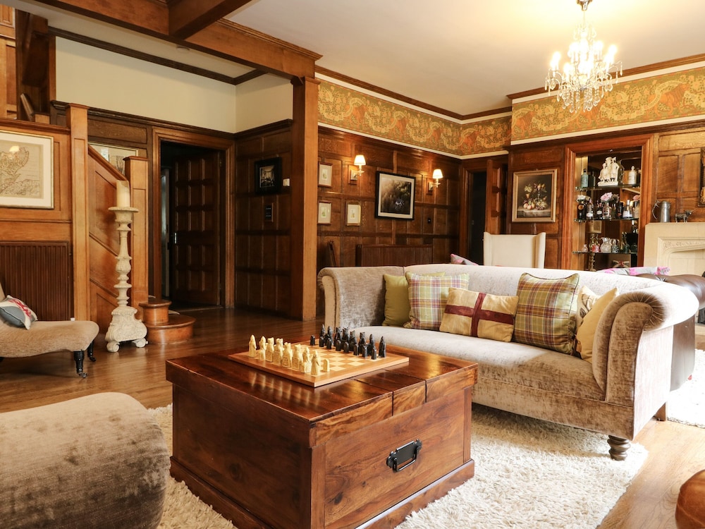 Bearnock Lodge