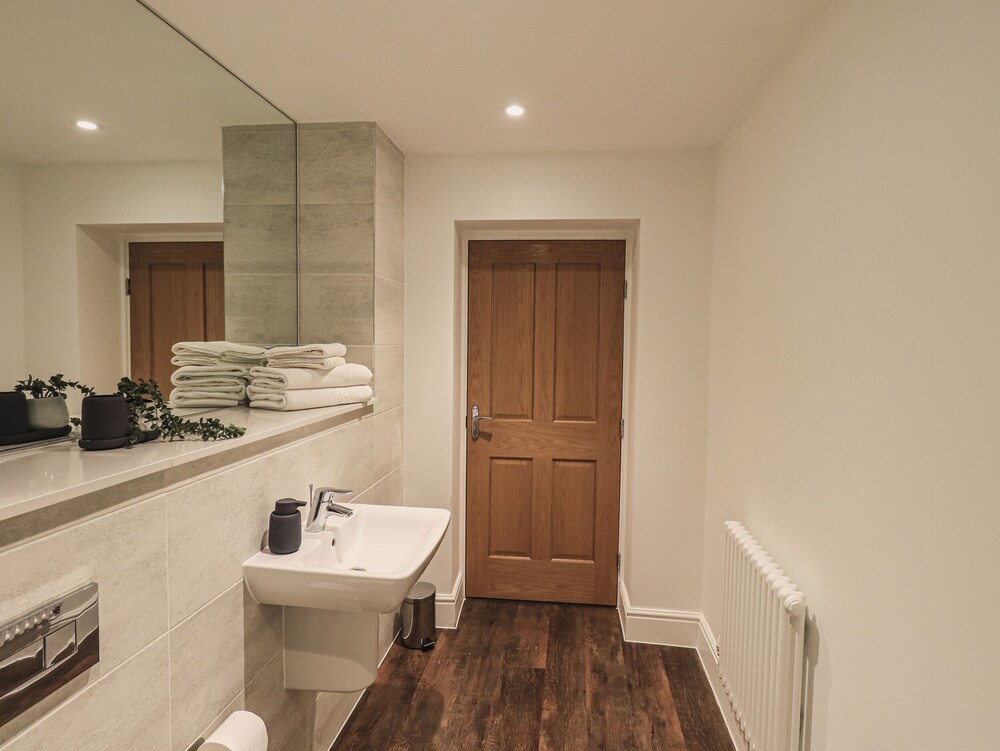 The Wilfred Suite Stone Cross Mansion