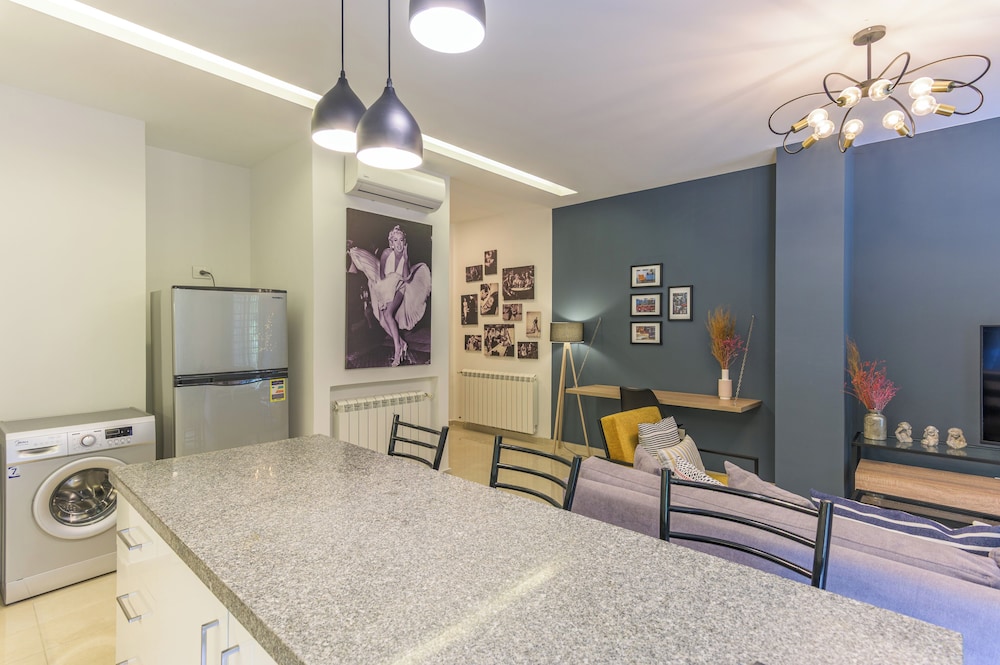 Orano -Chic 2-Bedroom Apt in Bsalim