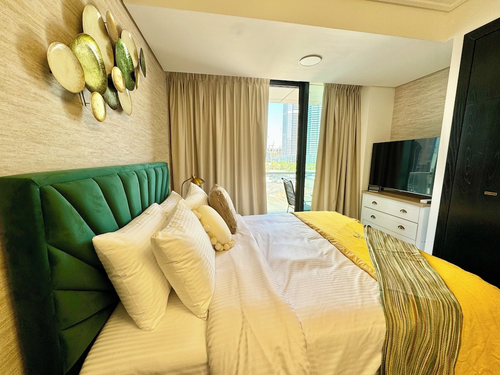 Cosmos Living Sleek and Stylish GCV2