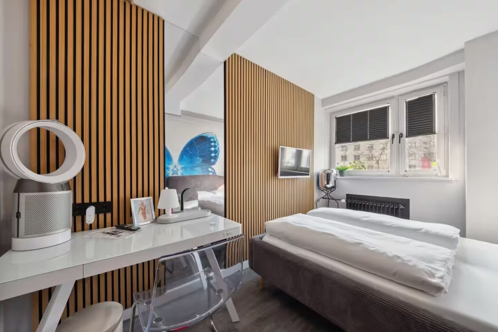 The Room 44