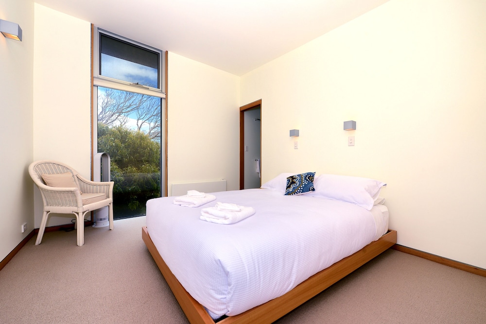 Cloudy Bay Beach House view 3