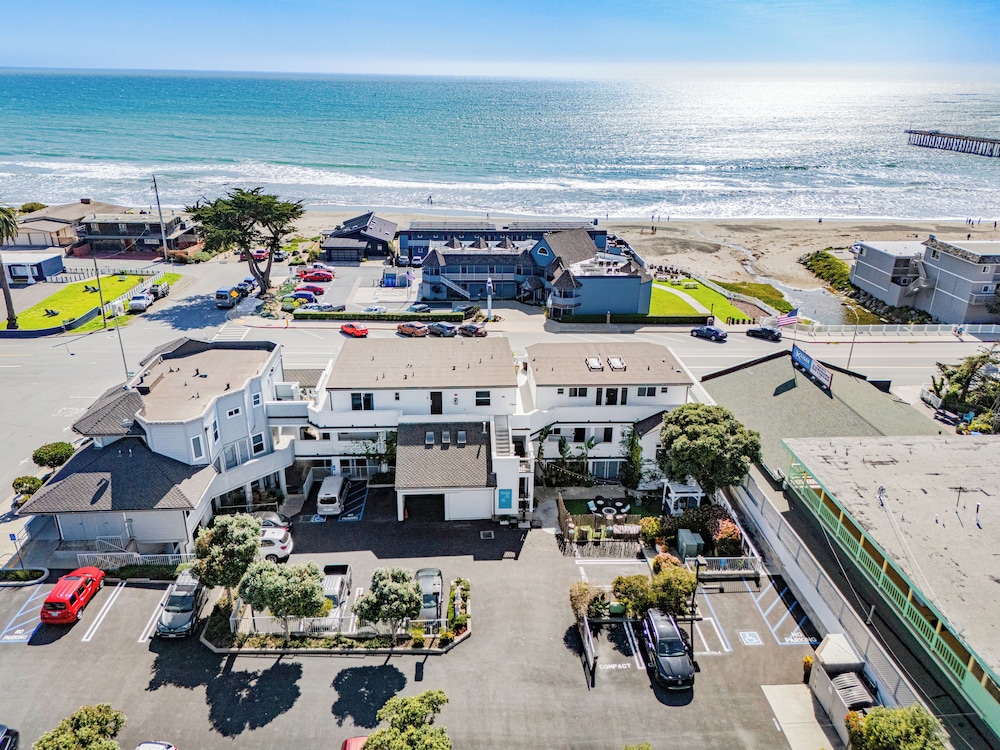 The Cayucan Bungalows by AvantStay Pet-Friendly Getaway Steps from Cayucos State Beach