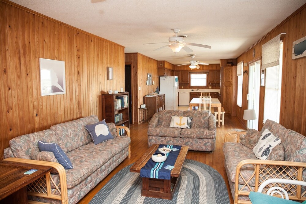 Time / Tide 4 Bedroom Cottage by RedAwning