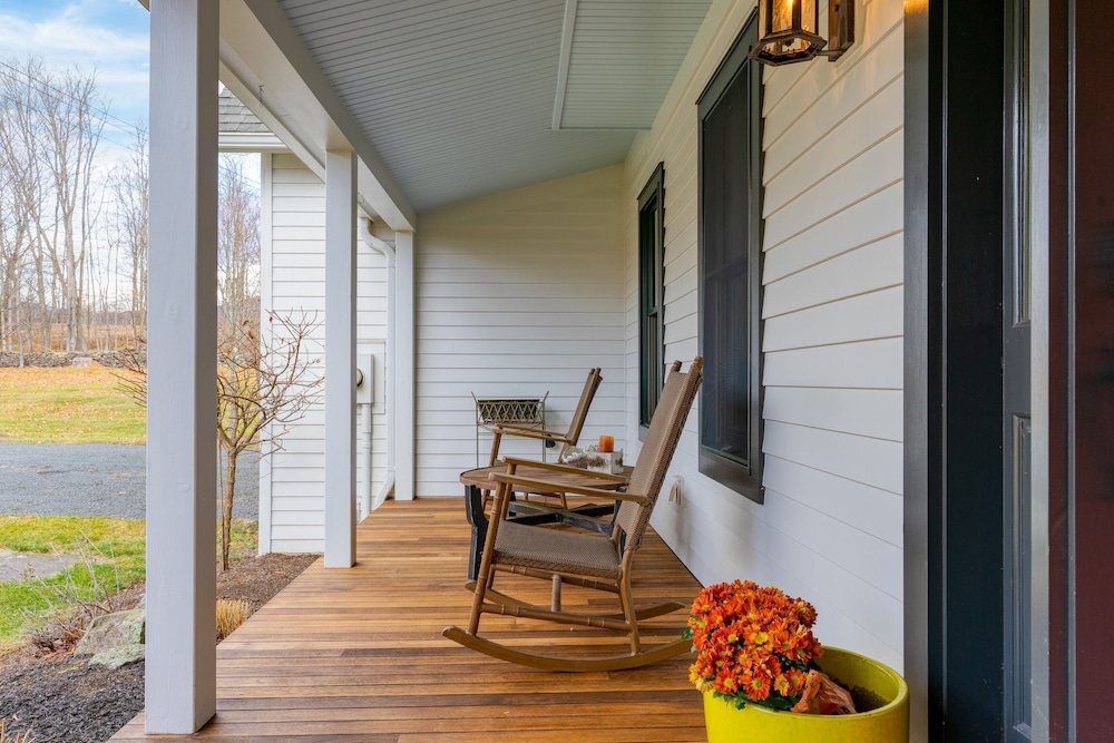 West Settlement Ranch by Avantstay Hudson Valley Escape Firepit Patio Yard