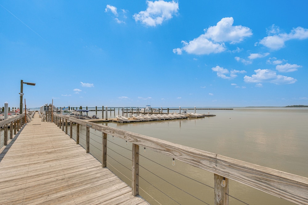 Resort Condo w/ Marina Access in Williamsburg!