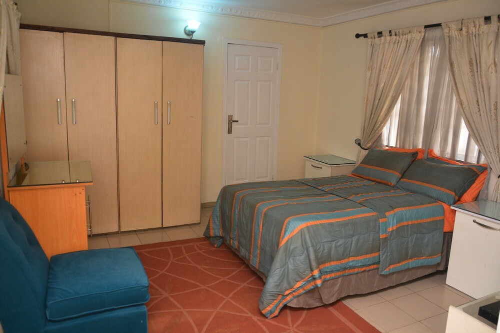 Flat 7 a and b