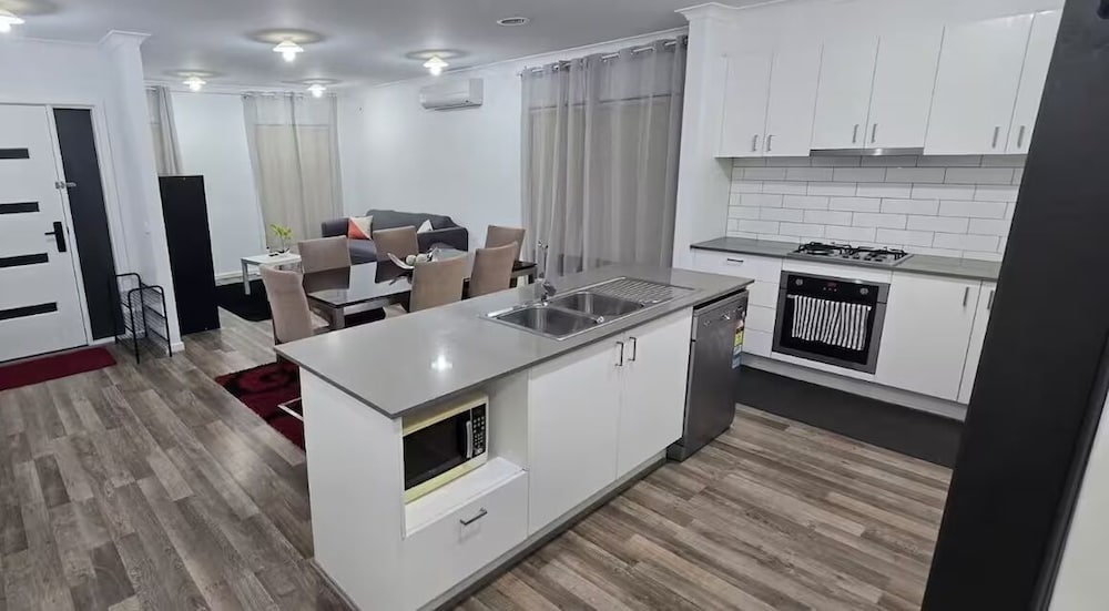 Serenity Home 9 by Hiverooms