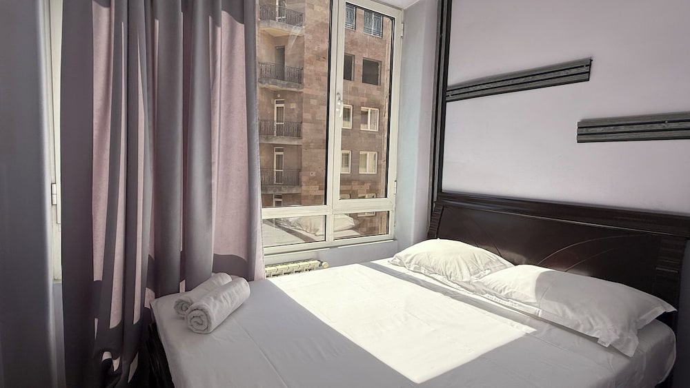 Comfortable apartments on Northern Avenue by Sweet Home