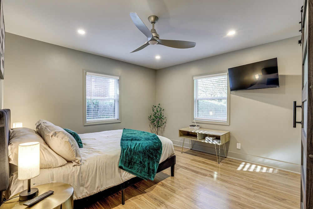 Close to Decatur Square: Family Home w/ Deck!