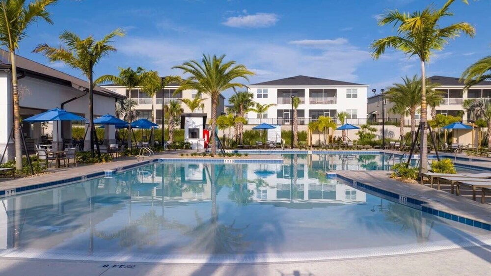 Gorgeous 5Bd Screened Pool at Champions Gate 1125 - Image 3
