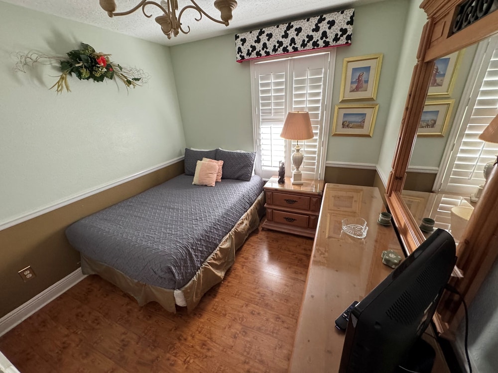 Southern Comfort on Hampton Lakes - The Ultimate Luxury Retreat!