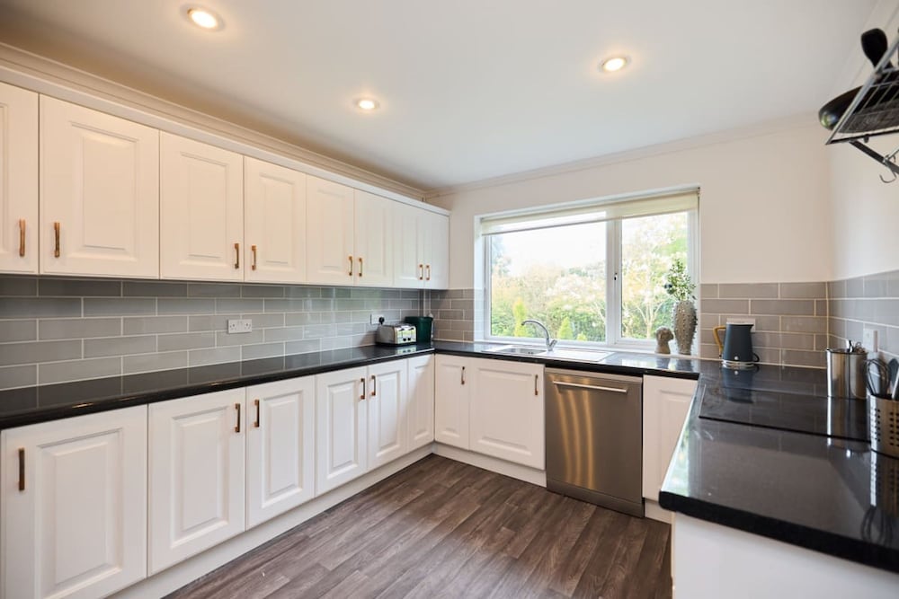The Oxford Garden House - Spacious 5-bed Oxford Home With Garden Balcony