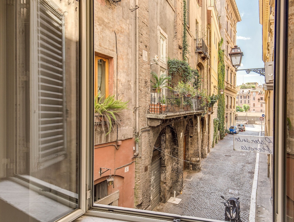 HI Navona apartment