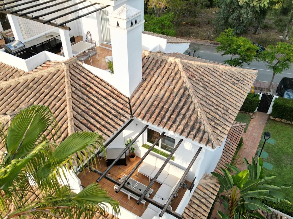 Los Naranjos Beautiful 1 Bedroom Penthouse