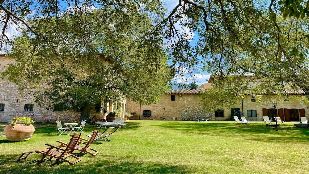 Open Pool Villa in Italy - Spoleto Umbria - Property Image 94