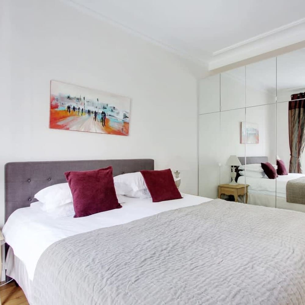 Eiffel Market Charming 2 Bed Apt Near Invalides
