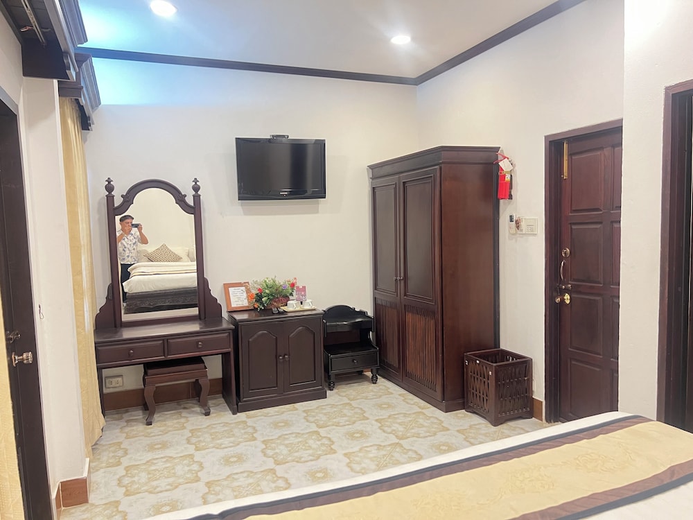 Luang Prabang Bakery & Guest House