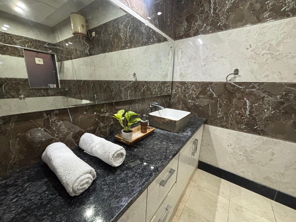 GoBravo 11 6BHK Farm with Pool Sohna Road Gurgaon
