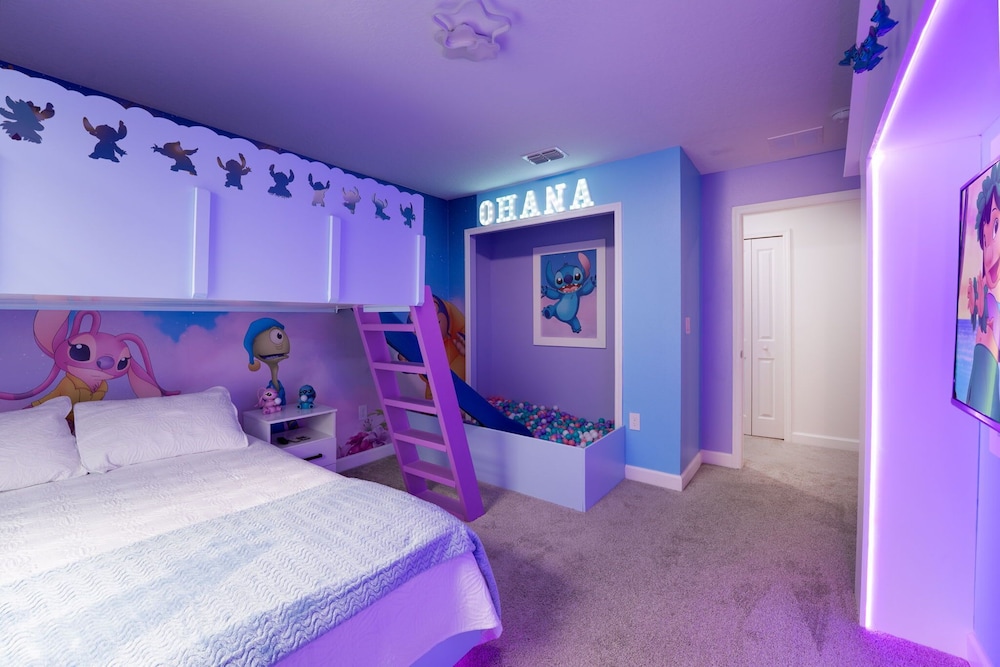 Chic & Fun Family Stay 10 Mins to Disney