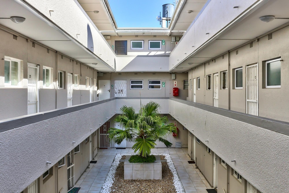 Sea Views by the Promenade at Oceanmist Studio