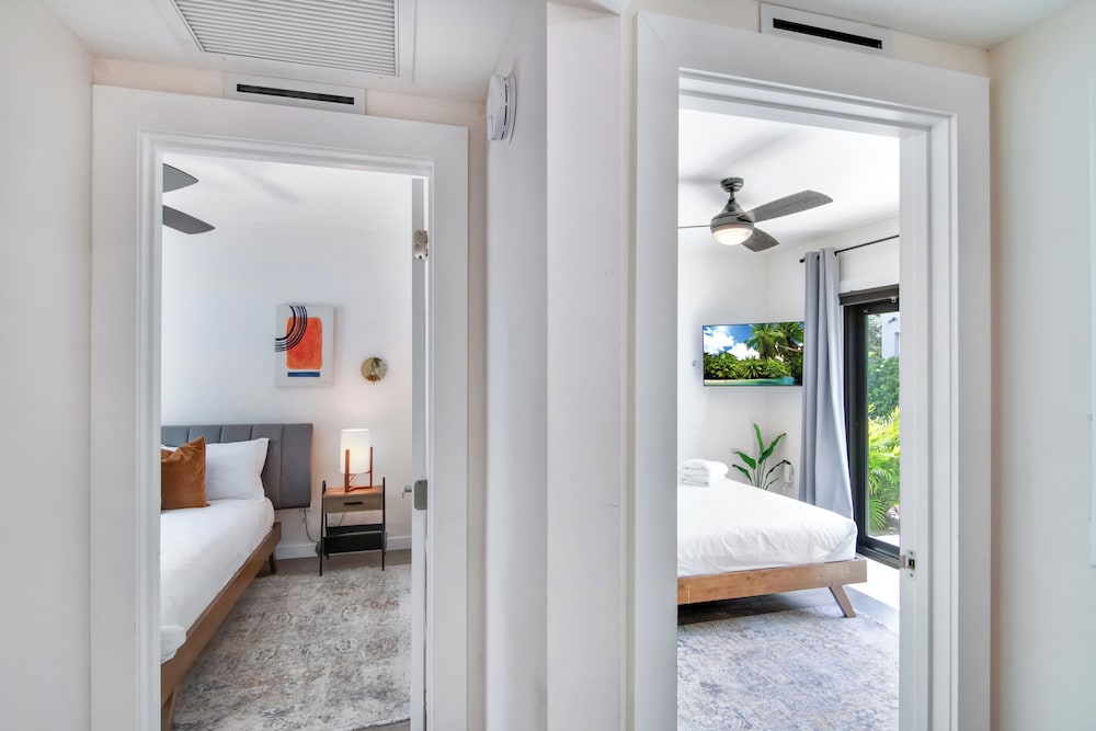 5BR Sleeps 14 w/ In-law Suite & Bbq!