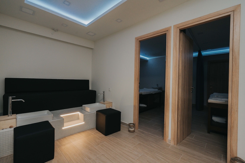 Kahlua Sea View Suites - Adults Only