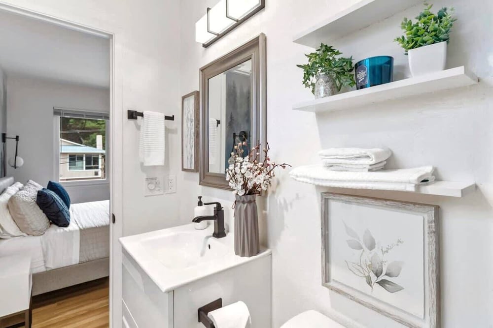 @ Marbella Lane - Stylish 4BR w/ Revitalizing View