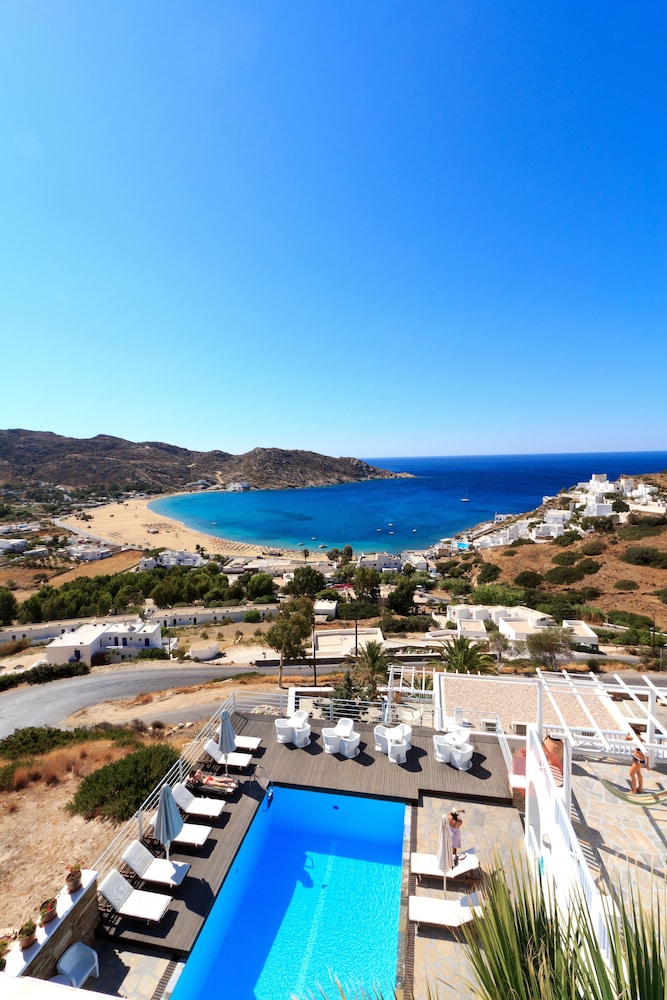 Far Out Hotel & Spa