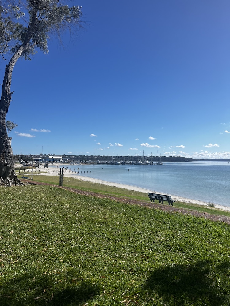 Emu Point Motel & Apartments
