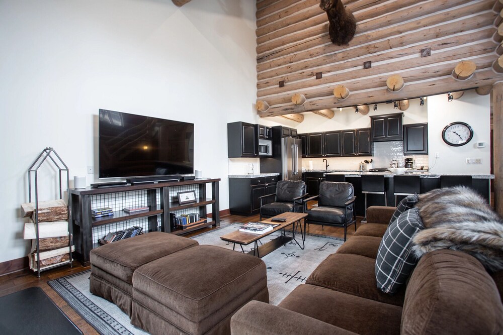 Pine Inn at Trail's End Lodge - Three Bedroom Residence with Den and Spa #5 3 Condo