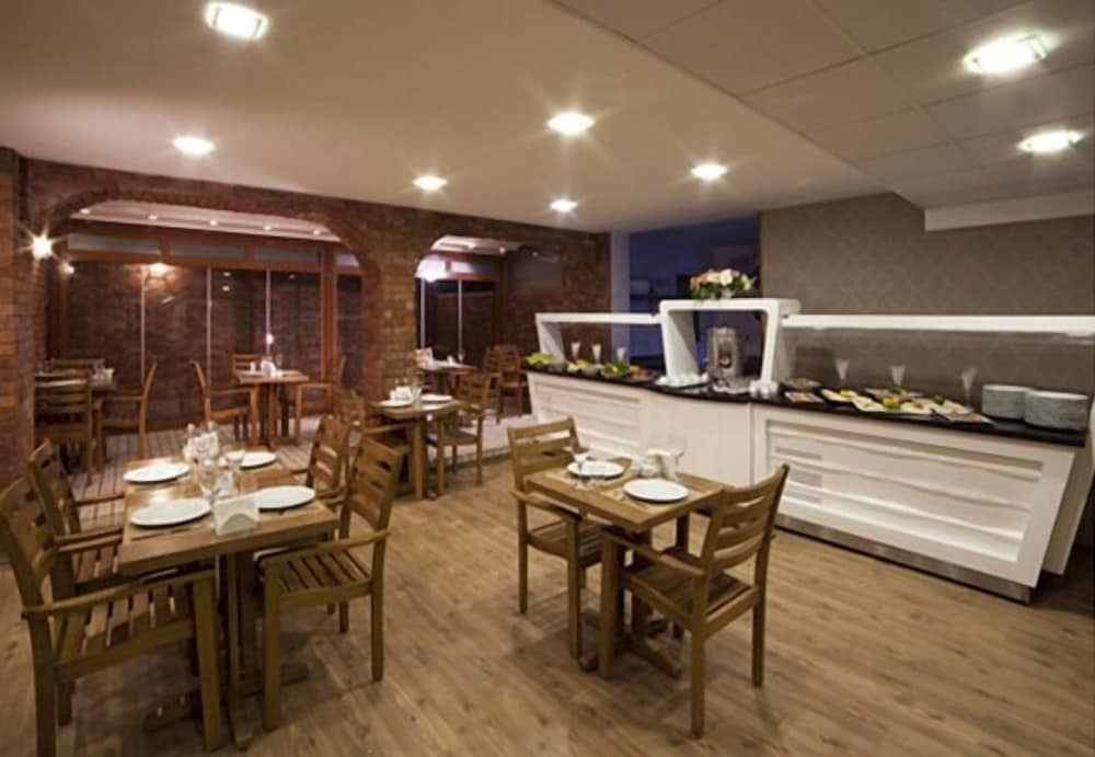 Yürüyüş Yapılan Otel - Image 23