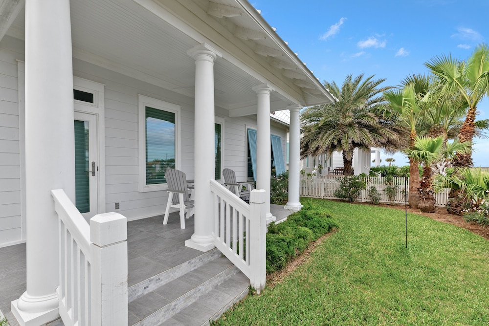 Sea Breeze Cottage - Private Home At The Shores 3 Bedroom Home