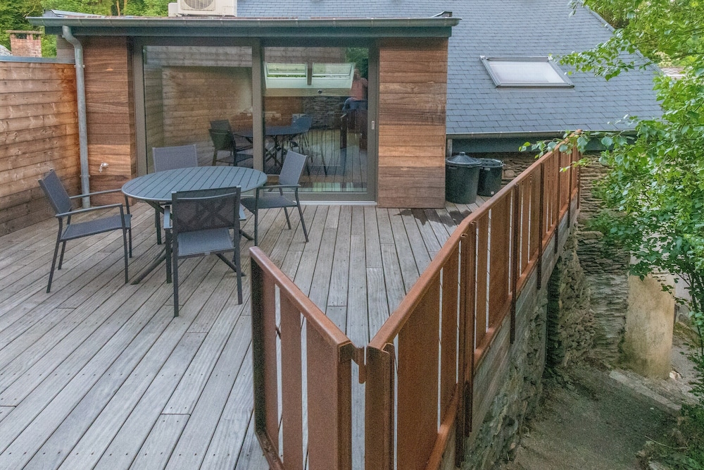 Holiday Home in La Roche With Castle Views