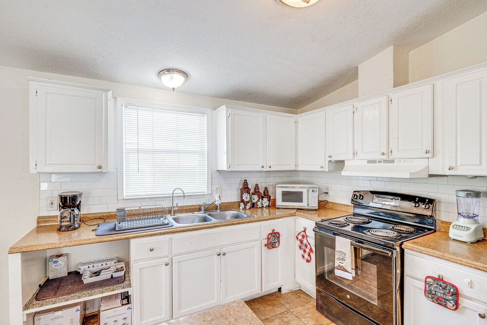 West Palm Beach Home ~ 2 Mi to Downtown!