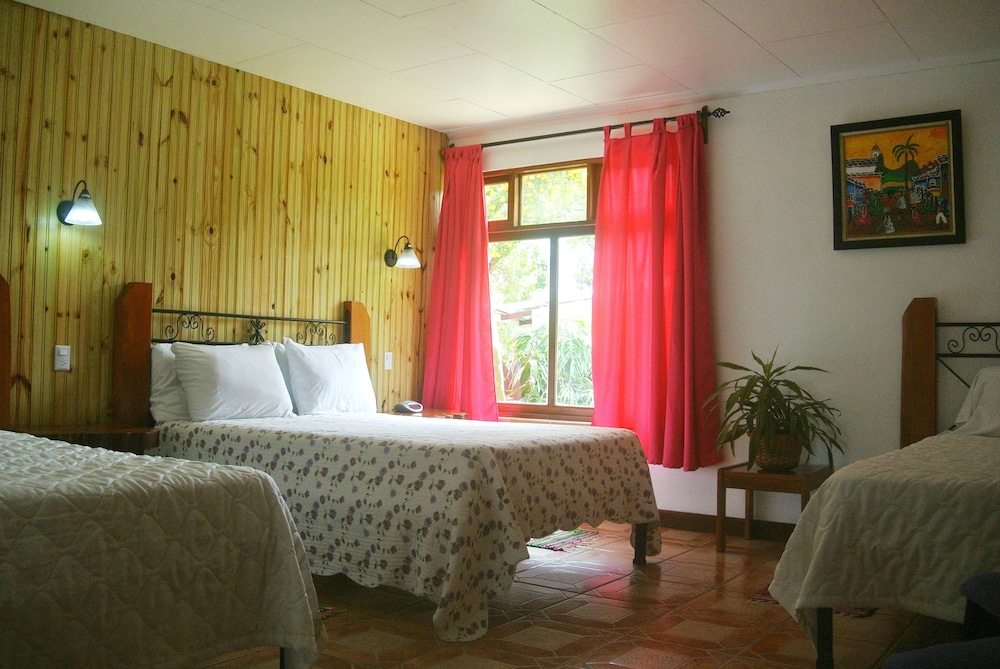Guayabo Lodge